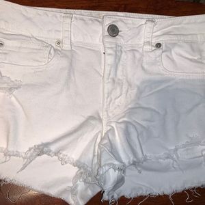 American Eagle White shorts